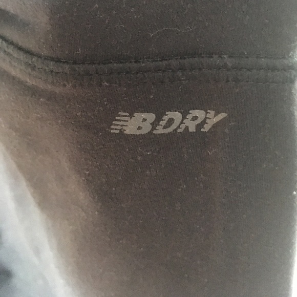 New Balance grey/pink work out leggings, Large - Picture 4 of 4